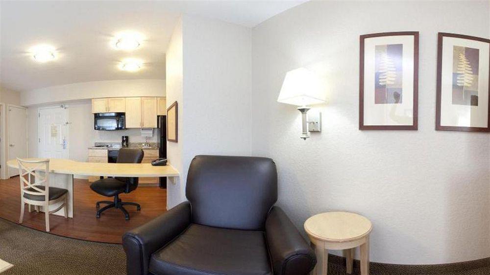 Candlewood Suites Fort Myers Interstate 75 By Ihg Exterior foto